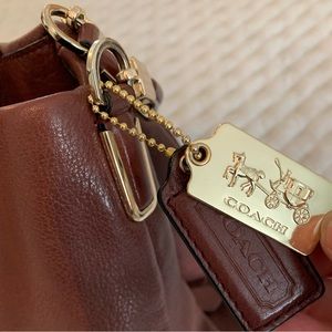 Classic Coach leather handbag, gorgeous clay/brown color
